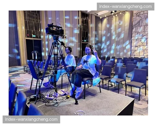 异地协同延时补偿在创新周期内持续优化，确保了全球导播团队在同频率下作业