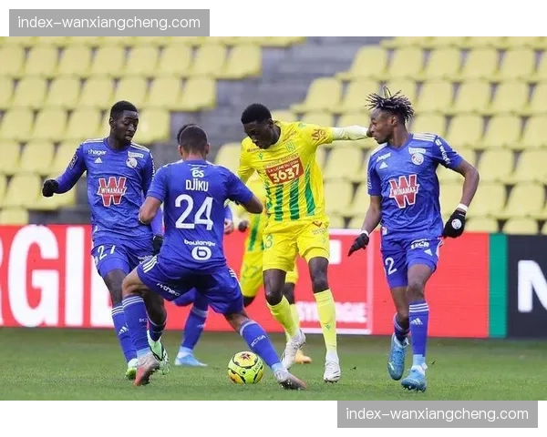 斯特拉斯堡3-1终结里昂13连胜,戈多破门莫雷拉传射 斯特拉斯堡3-1终结里昂13连胜,戈多破门莫雷拉传射