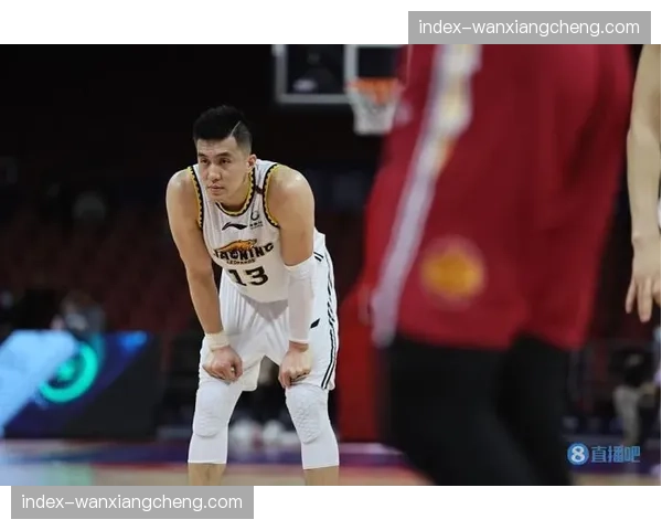 郭艾伦腿部伤势出现反复,已确定缺席半决赛前两场 郭艾伦腿部伤势出现反复,已确定缺席半决赛前两场